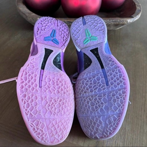 Nike Women's Pink and Lavender Athletic Shoes - Picture 3 of 6